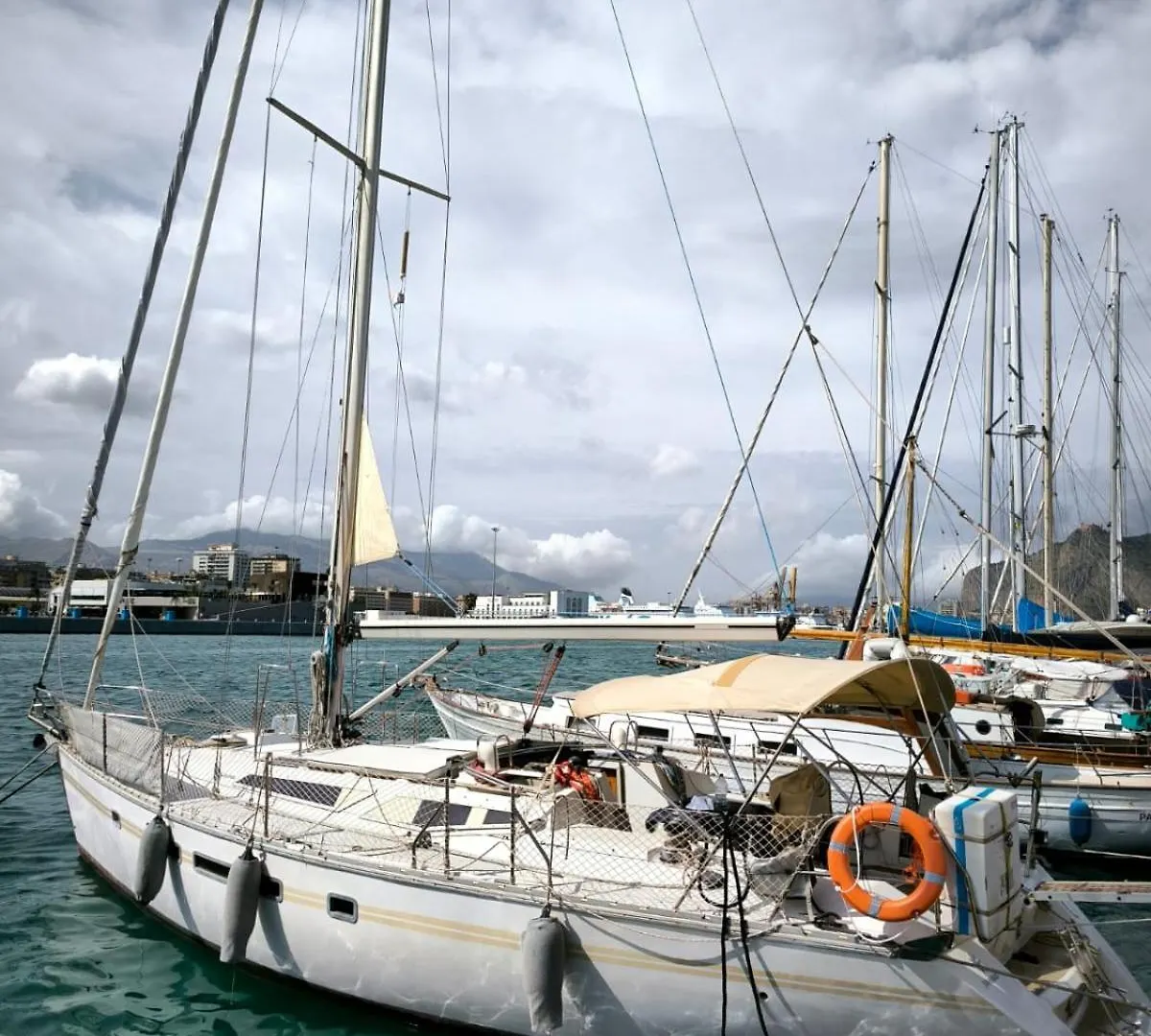 Gloria Sailing location